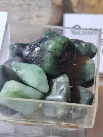 Mineraalencollectie van meer dan 25 stuks- 2000 g