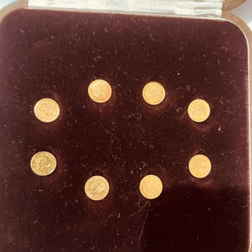 Wereld. Gold coins Set, Le monete in oro più piccole del