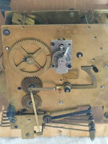 Klokonderdelen - Messing - 1950-1960 - Werkende machine