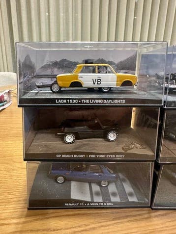 Atlas 1:43 - Modelauto (6) - James Bond Collection - Lada, Hobby en Vrije tijd, Nieuw