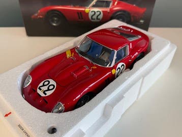 Kyosho 1:18 - Model raceauto - Ferrari 250 GTO #22 Équipe