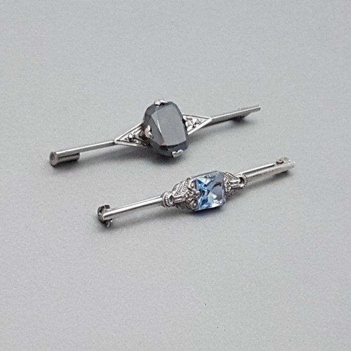 Argent, 2 × broches Art déco. Spinelle bleue (testé) +, Antiquités & Art, Art | Objets design