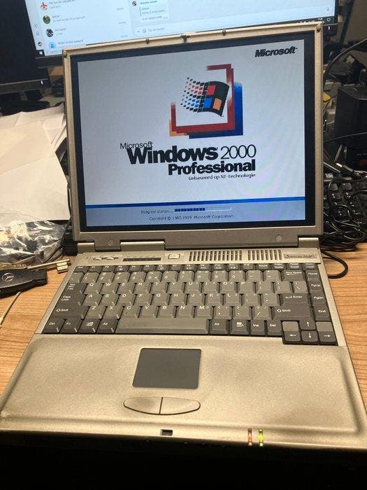 Topline Amicus 3600 laptop pentium 3 ,1000mhz ,windows 2000!, Games en Spelcomputers, Spelcomputers | Overige Accessoires