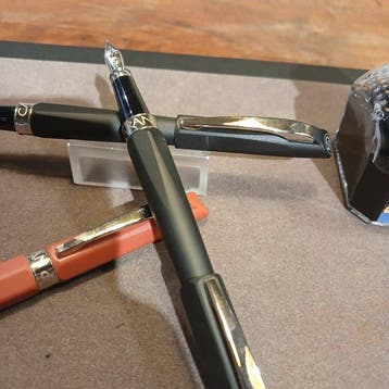 Caran dAche - Dunas - Stylo à plume, Collections