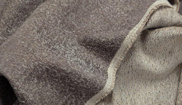 2 Tagli di Morbidezza materica in chenille – Raffinato, Antiquités & Art, Tapis & Textile