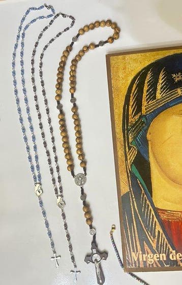 Themacollectie - Religieuze collectie met kruis; Hand van