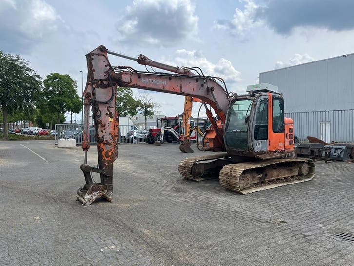 Hitachi ZX 135 US, Articles professionnels, Machines & Construction | Grues & Excavatrices, Enlèvement