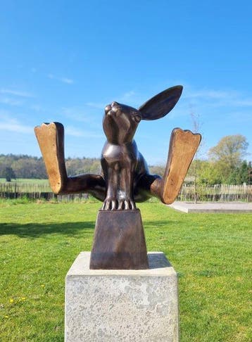 Sculpture, Jumping Hare - XL - 52 cm - Bronze
