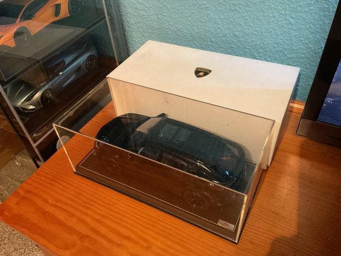 MR Collection 1:18 - Modelauto - Lamborghini Urus, Hobby & Loisirs créatifs, Voitures miniatures | 1:5 à 1:12