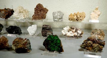 Mineralencollectie - Hoogte: 37 cm - Breedte: 26 cm- 2800 g