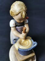 Goebel Hummel W Germany Hummel 330, Baking day - H.13cm -
