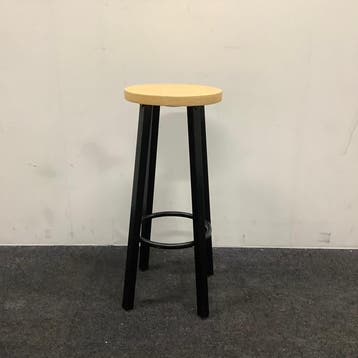barkruk zithoogte 77 cm, Houten zitiing -  Zwart metalen, Huis en Inrichting, Gebruikt, Hout