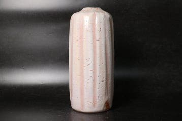 Shino Ware Gefacet Cilindervaas voor Bloemen — Genkuro Kiln