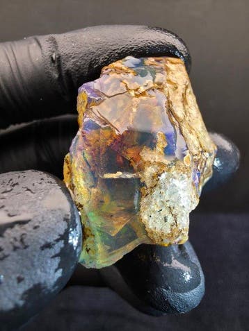 117cts Crystal Opal Specimen Ruw- 23 g