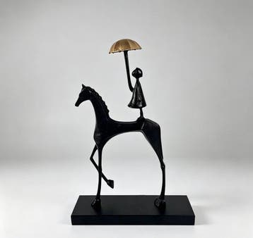 sculptuur, Golden Umbrella On Journey - 37 cm - Metaal