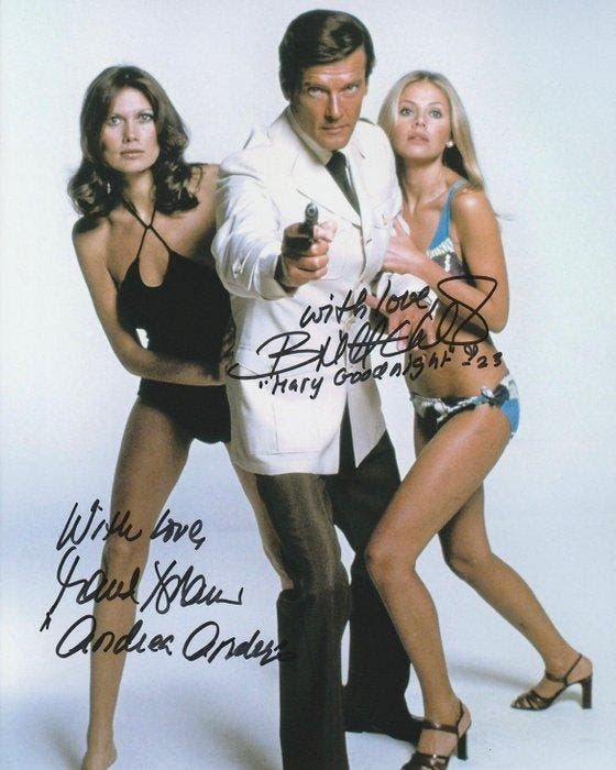 James Bond 007: The Man with the Golden Gun - Signed by, Verzamelen, Film en Tv