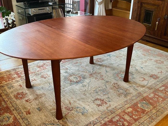 De Padova - Vico Magistretti - Babe - Table - Cerisier, Antiek en Kunst, Antiek | Meubels | Stoelen en Sofa's
