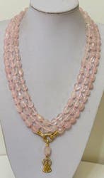 Natuurlijke rozenkwarts halsketting met de Heilige Maagd