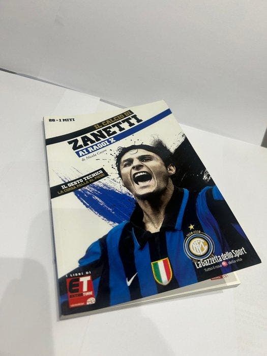 Inter Milan - Autografato Javier Zanetti - Sportboek,, Verzamelen, Overige Verzamelen