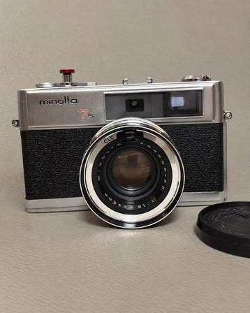 Minolta Hi-Matic 7s with Rokkor-PF 1,8/45mm | Appareil photo, Audio, Tv en Foto, Nieuw