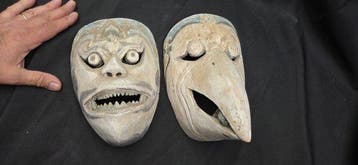 2 dansmaskers uit Indonesië - Indonesië