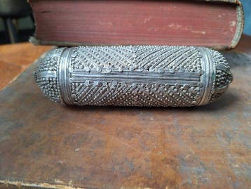 Ancien Hirz yéménite en argent / porte-amulette - environ
