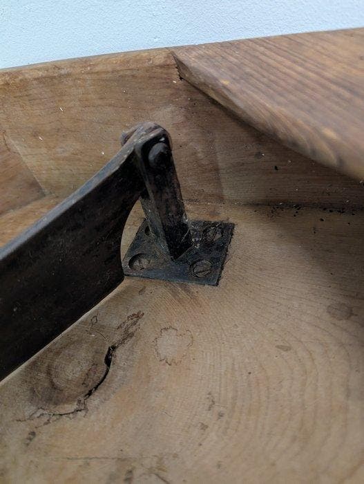 Snijder - Hout, IJzer - Kaas snijplank, Antiek en Kunst, Antiek | Keukengerei