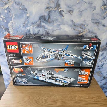 Lego Set - 42025 - Technic - Cargo Plane – Complete with Box, Kinderen en Baby's, Speelgoed | Duplo en Lego, Nieuw