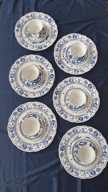 Kahla - Eetservies voor 6 (18) - Zwiebelmuster - Porselein