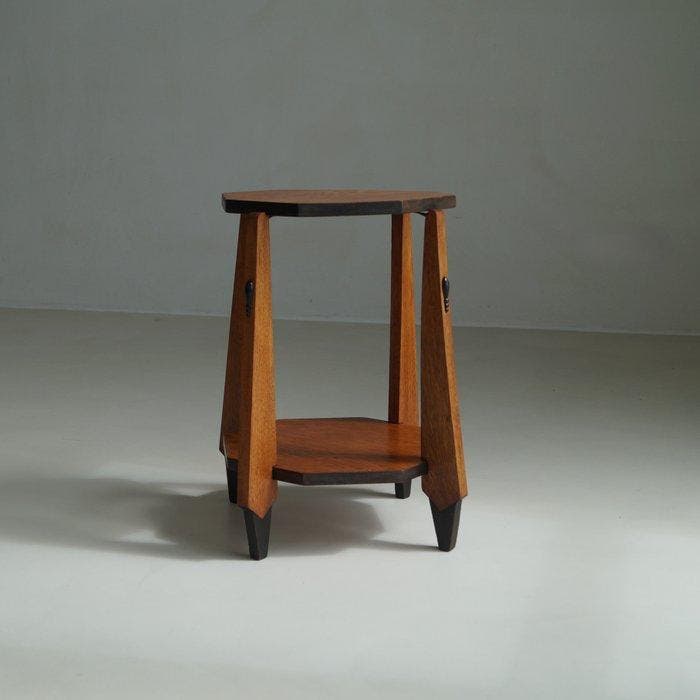 Bijzettafel - Eik - Amsterdamse School, Antiek en Kunst, Kunst | Designobjecten