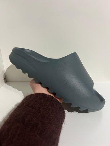 Adidas - YZY SLIDE - Sneakers - Taille : EU 43 - Neuf avec, Vêtements | Hommes, Chaussures