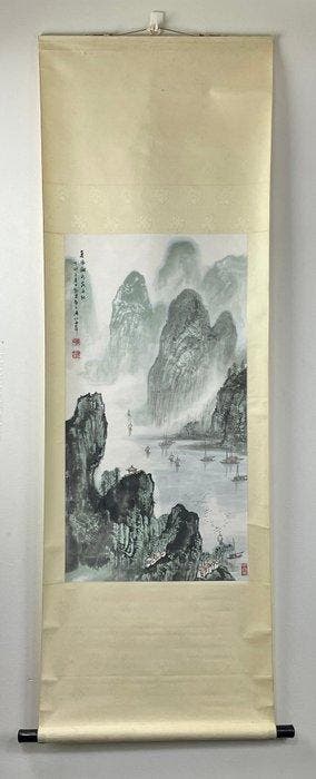 Chinees blauwgroen landschap op rol, Li-rivier-scène -