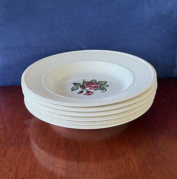 Wedgwood - Service de table (6) - Rose mousse - Poterie - 6