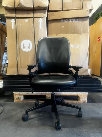 Steelcase Leap V2 Met Leren Stoffering - Refurbished, Verzenden, Zwart, Zo goed als nieuw, Bureaustoel