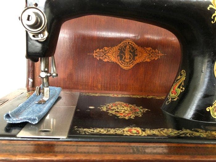 Singer 128K (1914) Naaimachine - Gietijzer, Antiek en Kunst, Kunst | Designobjecten