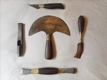 5 outils de cordonnier marque VERGEZ BLANCHARD -
