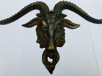 Decoratief ornament - Ramskop - Bok Gietijzer