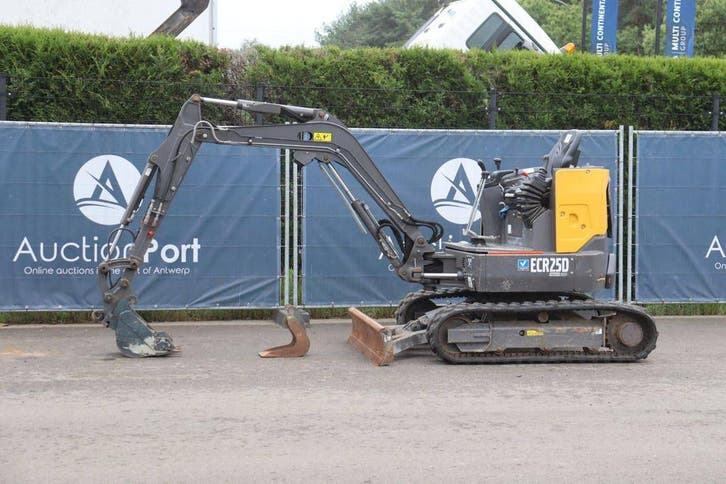 Veiling: Minigraver Volvo ECR25D Diesel 14.8kW 2022, Zakelijke goederen, Machines en Bouw | Kranen en Graafmachines, Ophalen