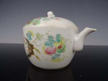Theepot - Porselein - 19e eeuw