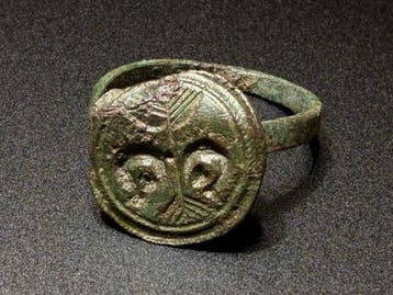 Middeleeuwen, kruisvaardersperiode Brons Mystieke ring met