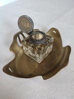 Encrier Art Nouveau en laiton avec encrier en verre – décor, Antiquités & Art