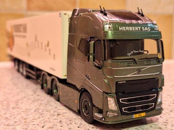 WSI 1:50 - Model vrachtwagen - VOLVO FH04 Globetrotter XXL -, Nieuw