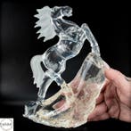 Natuurlijk massief kwarts beeldhouwwerk uit Brazilië.