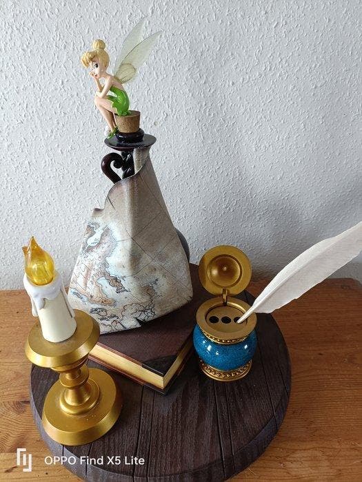 Walt Disney - Statuette - Tinker Bell pensive sur carte au, Collections, Disney