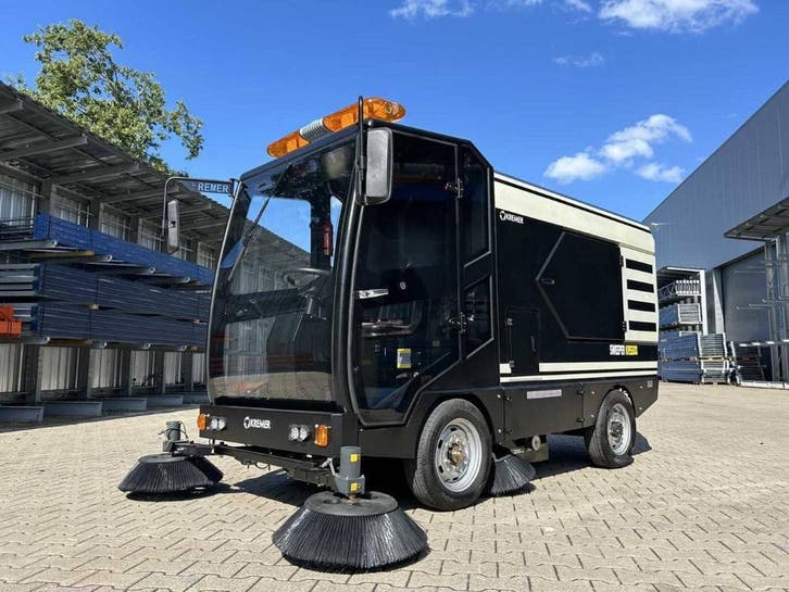 Veiling: Veegmachine Kremer KRS500 2025, Zakelijke goederen, Machines en Bouw | Onderhoud en Reiniging, Ophalen