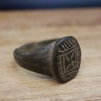Middeleeuwen, kruisvaardersperiode Brons Ring - Geometrische