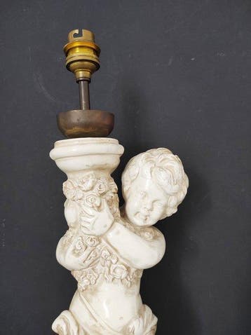 Tafellamp - Putto, gesigneerd - Hars
