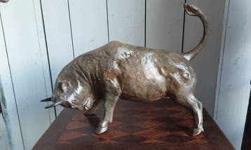 Beeldje - Stier - 40 cm - Brons