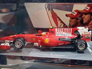 Hot Wheels 1:43 - Model raceauto - Ferrari F10 - HOT WHEELS, Nieuw