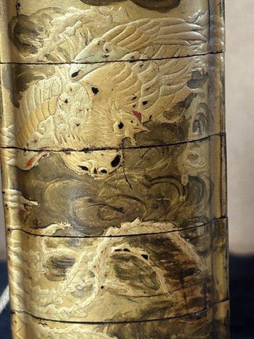 Inro met vier compartimenten, gesigneerd Kajikawa - Hout -
